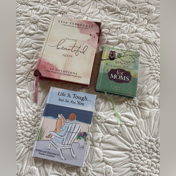 Book Bundle - Picture 2 of 9